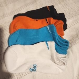 4 pack of Nike socks